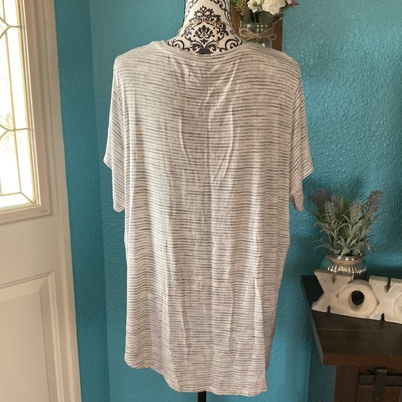 OLD NAVY | Women’s Luxe V-Neck Striped T-Shirt - Picture 3 of 6